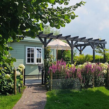 Romantisch Huisje Nabij Het Strand Met Uitzicht Op De Tulpenvelden Julianadorp Bagian luar foto
