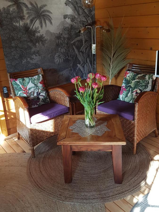 Romantisch Huisje Nabij Het Strand Met Uitzicht Op De Tulpenvelden Julianadorp Bagian luar foto