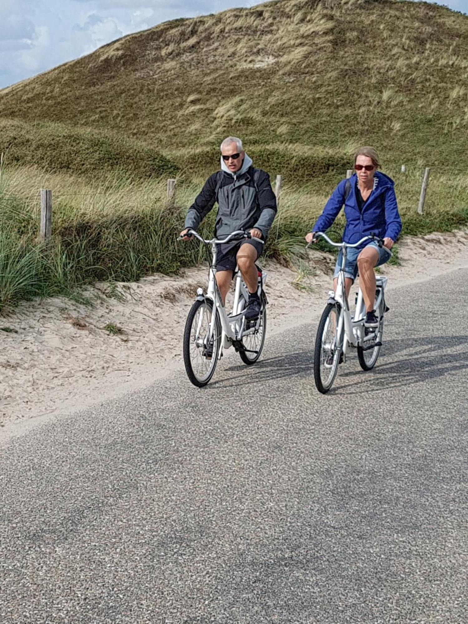 Romantisch Huisje Nabij Het Strand Met Uitzicht Op De Tulpenvelden Julianadorp Bagian luar foto